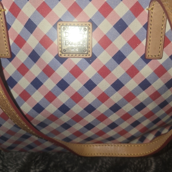 Dooney & Bourke Coated Cotton Gingham tote bag in red, blue White - Picture 2 of 5